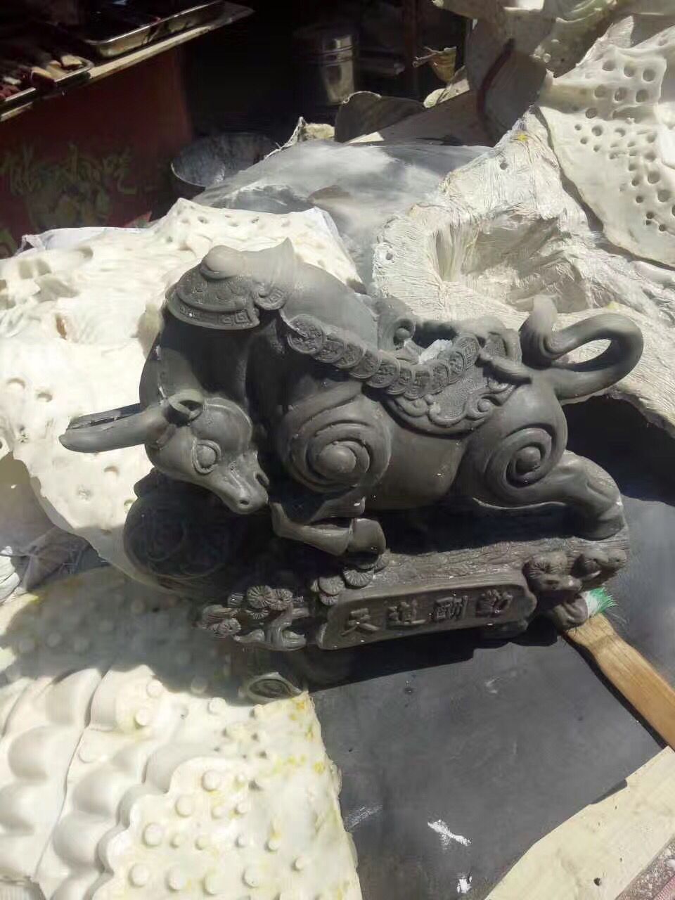 如何使用工業(yè)級模具硅膠制作模具？